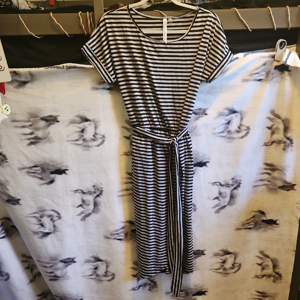 NY Collection Black and White Striped Dress